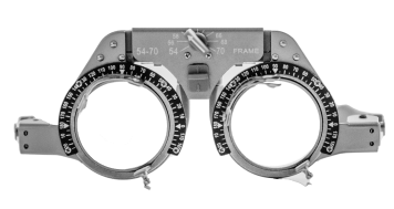 ophthalmologist-test-glasses-trial-frame-2023-11-27-05-36-16-utc copia 1